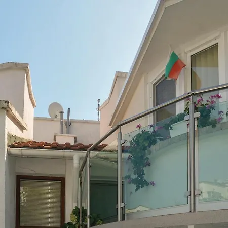 Three-bedroom Holiday In Ferienhaus *