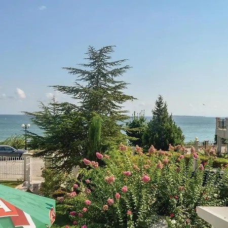 Three-bedroom Holiday In Ferienhaus Sweti Wlas
