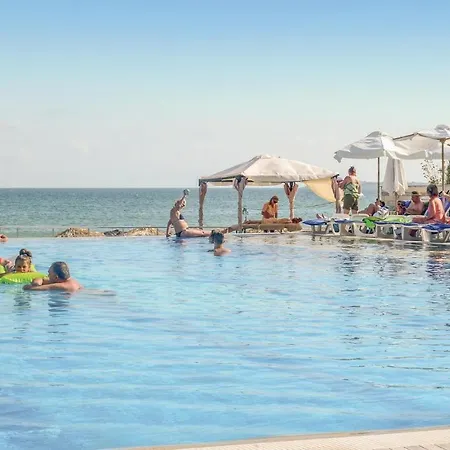 Three-bedroom Holiday In Sweti Wlas