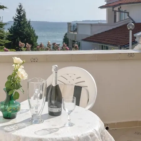Three-bedroom Holiday In Ferienhaus